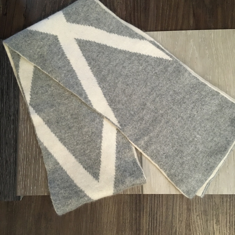 Angora / wool scarf (reversible) gray/white